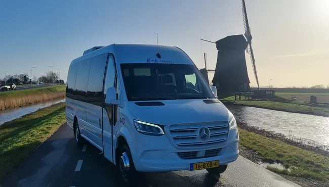 Met een kleine groep op stap? Huur een Midi bus